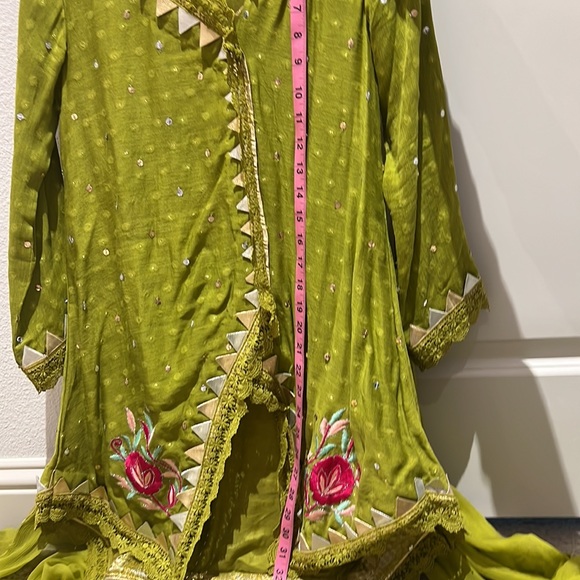 Lime green Ansab Jahangir 3 piece size small Pakistani eid outfit. - Picture 9 of 9